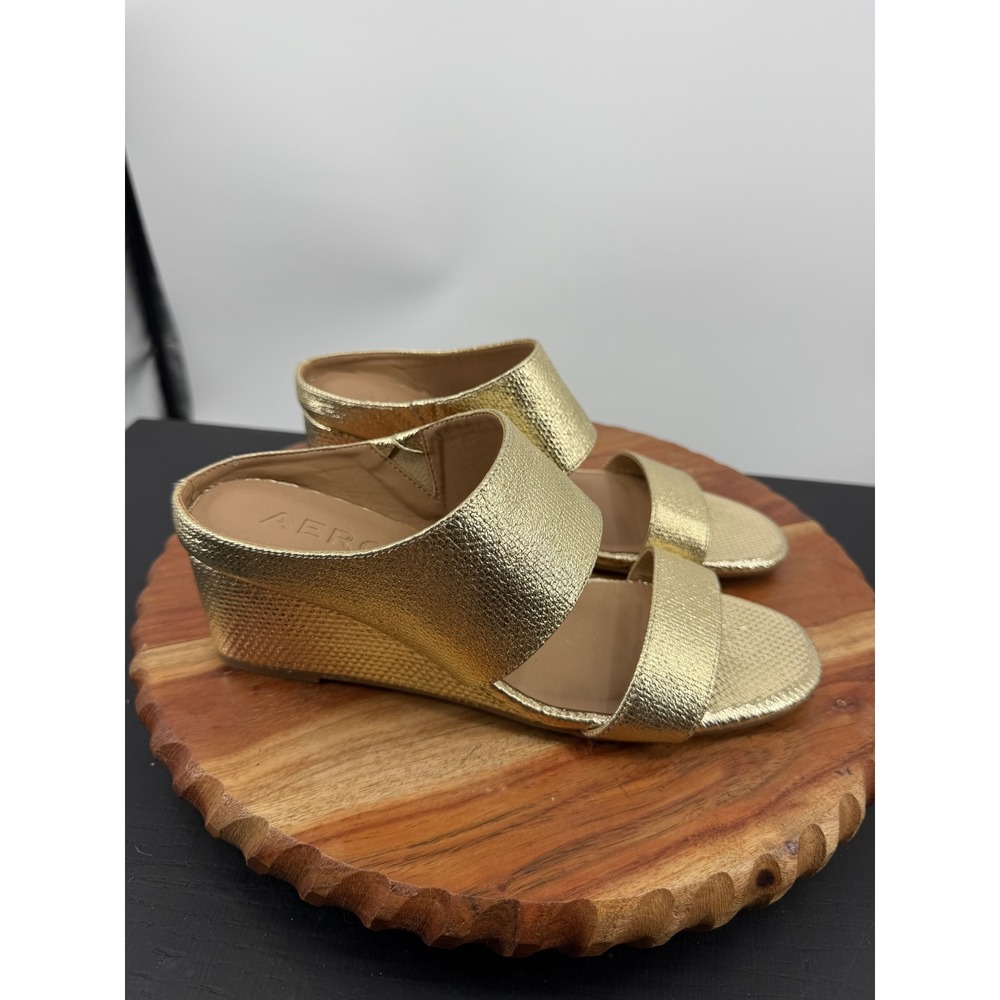 Aerosoles Wheeler Wedge Sandals Womens 8.5 Gold Metallic Textured Mules